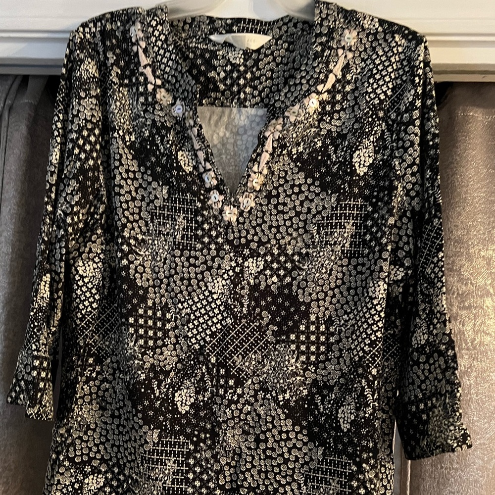 Magnolia Grace, XL, Black and white print tunic.
